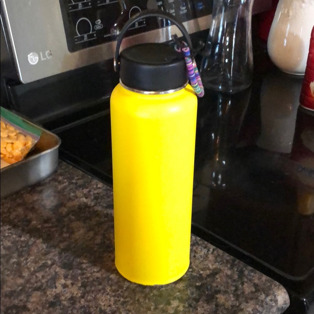 TRYING TO GET RID OF yellow 40 oz hydro flask